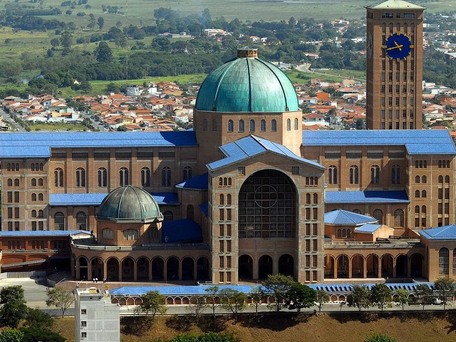 Santuário de Aparecida terá missas, consagração e procissão no feriado